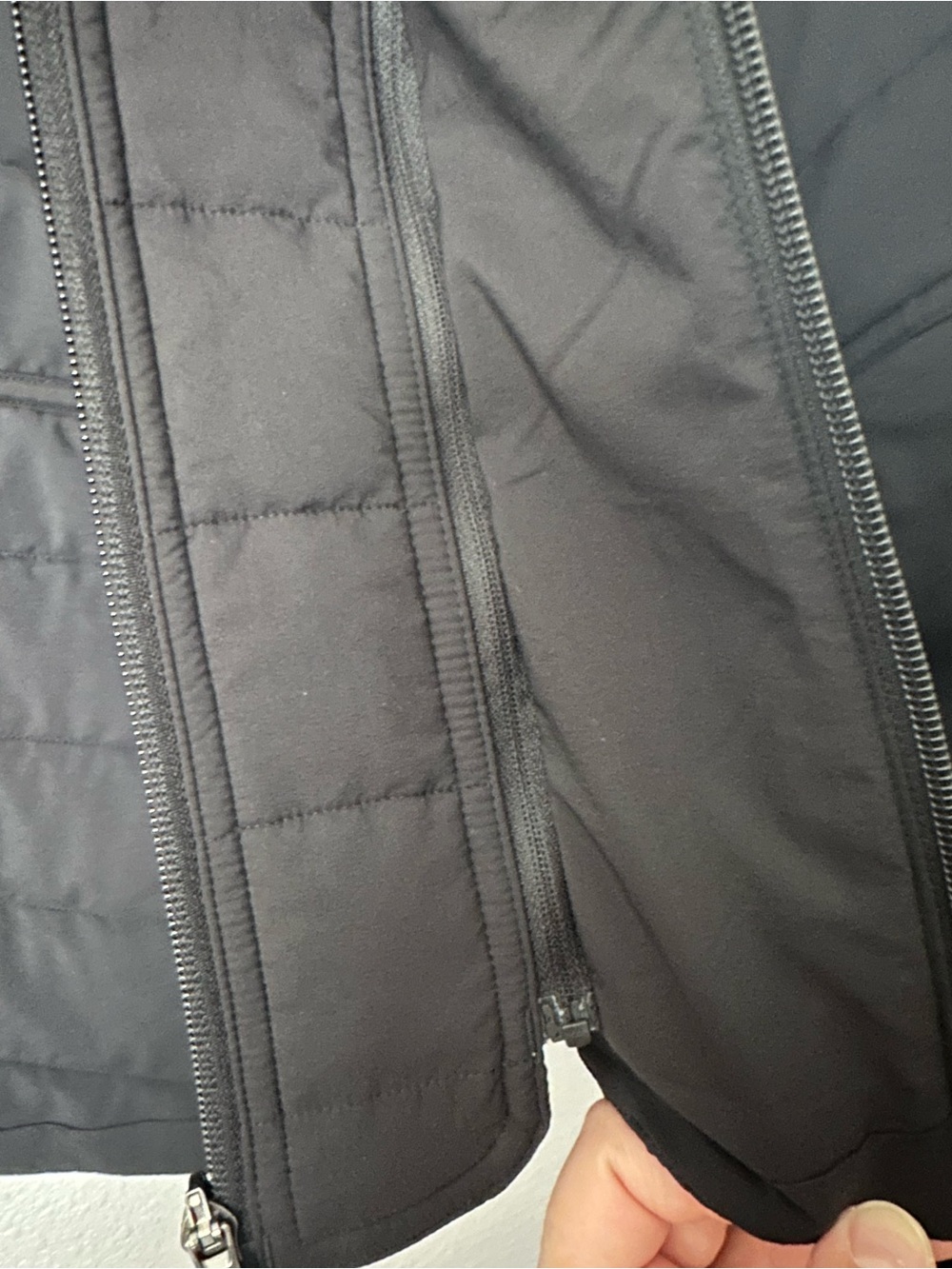 LULULEMON ๐ Black Hooded Puffer Jacket Size 8 - removable hood - Picture 4 of 6